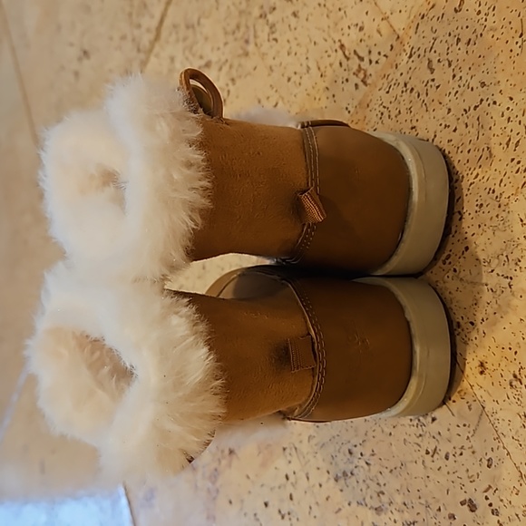 Oshkosh Toddler Boots (size 5M) - Picture 4 of 6